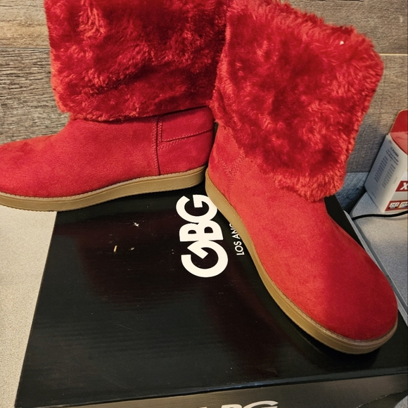 G By Guess red boots with faux fur and charm size 6 - Picture 5 of 9